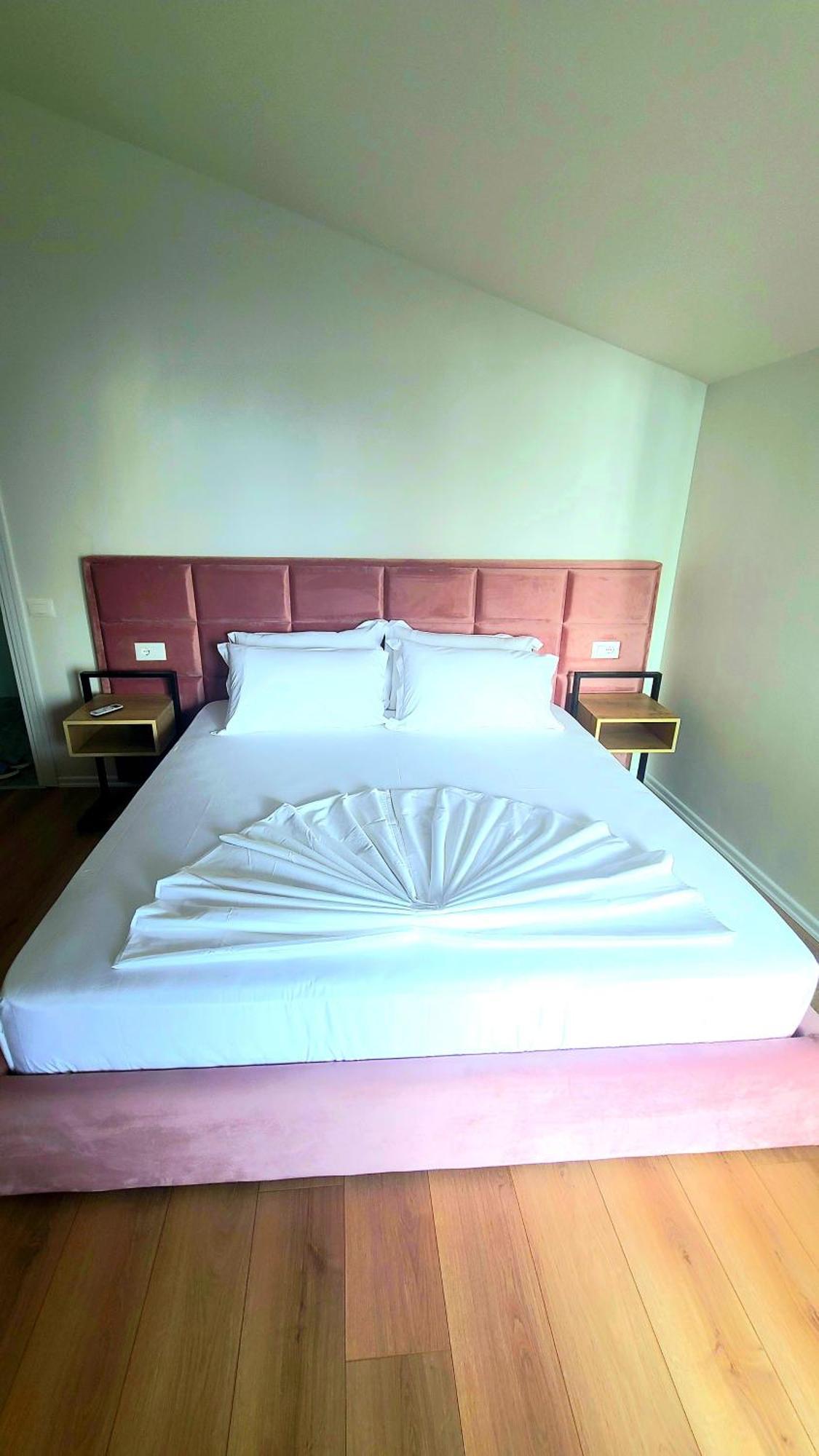 Hotel Noel Vlorë Exteriér fotografie