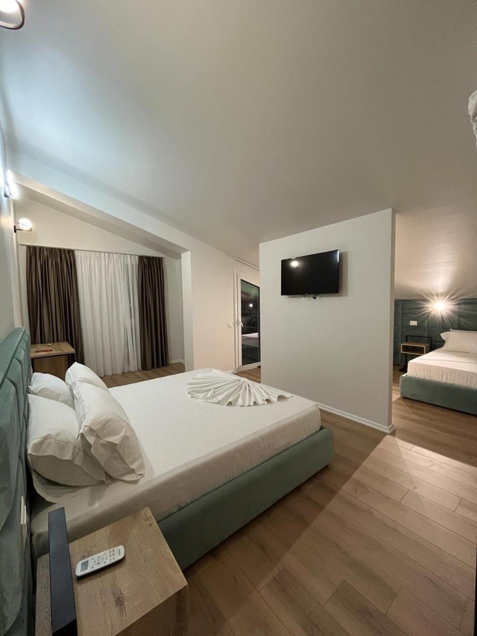 Hotel Noel Vlorë Exteriér fotografie