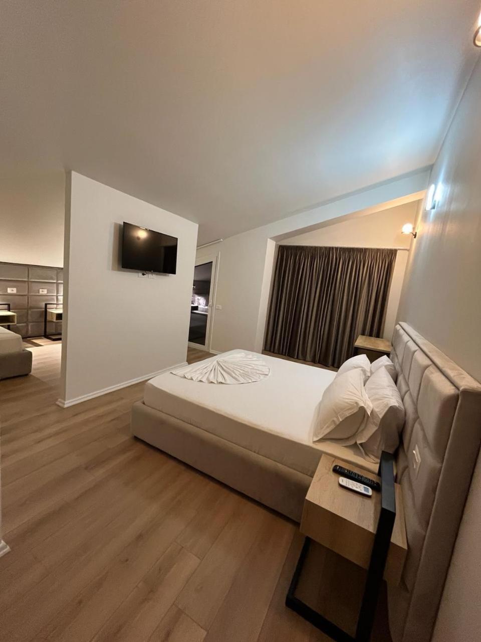 Hotel Noel Vlorë Exteriér fotografie